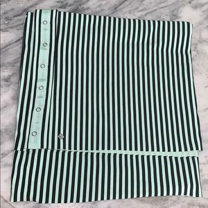 lulu lemon mint and black striped rap/scarf